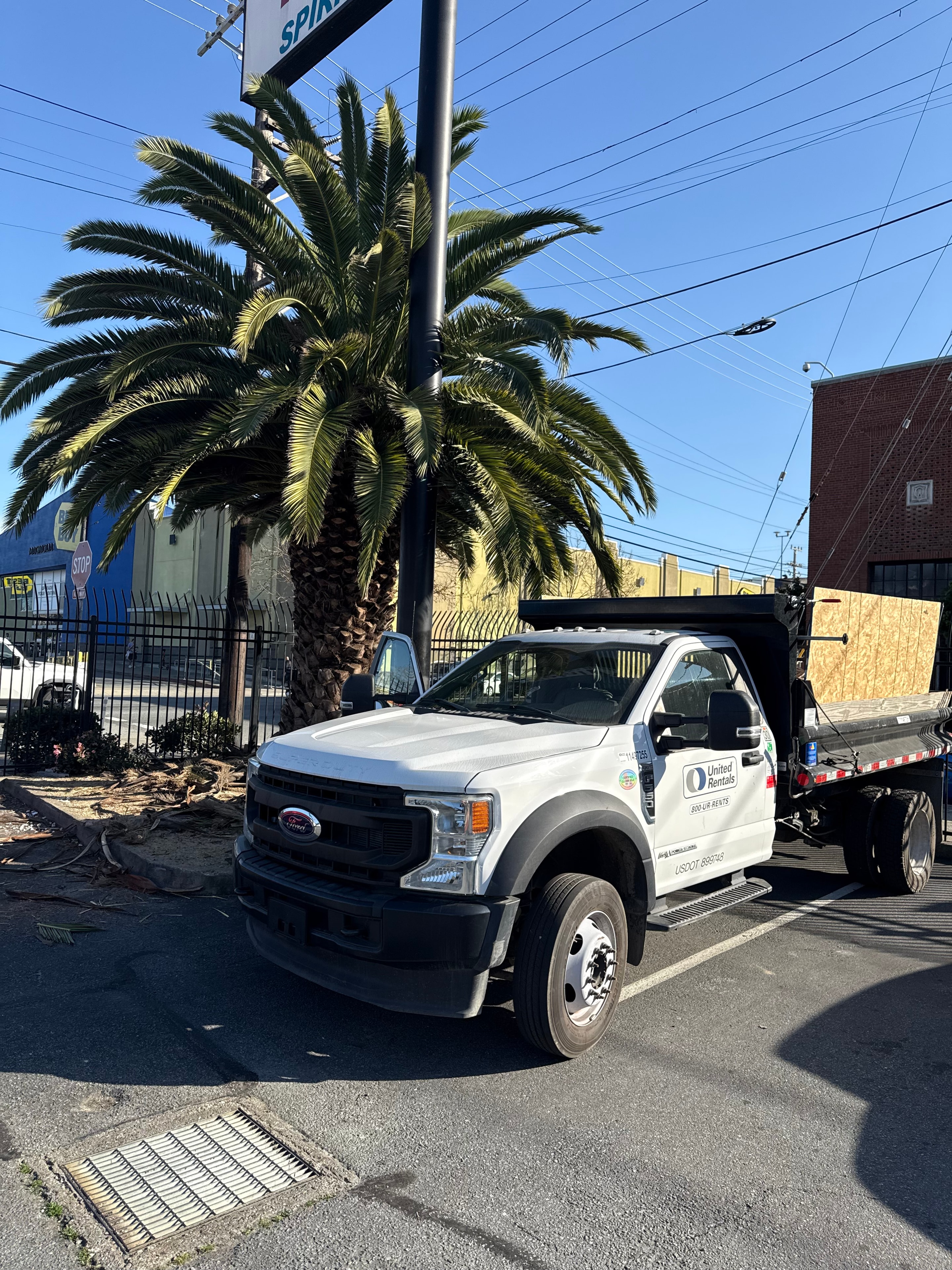 Heavy Equipment — United Rentals Staging